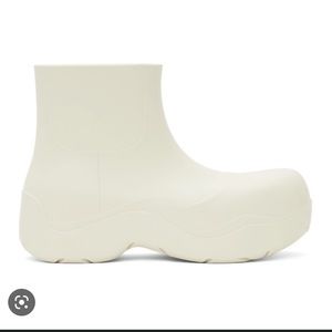 bottega veneta puddle boots.